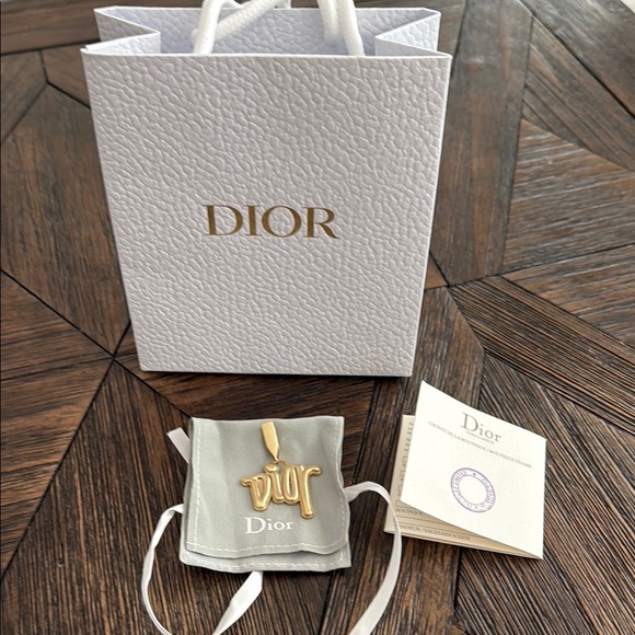 Dior Gold-Tone Pendant Necklace w/ Gift Bag, Dustbag & Boutique Card Authentic - Picture 1 of 8